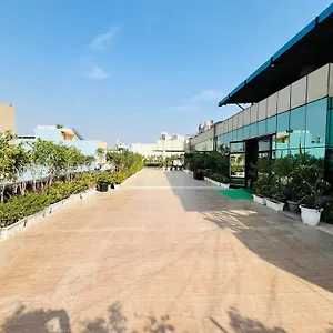 airport-hotel-grand-delhi.top-gurgaonhotels.com/