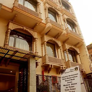 hotel-river-palace.hotels-varanasi.com/