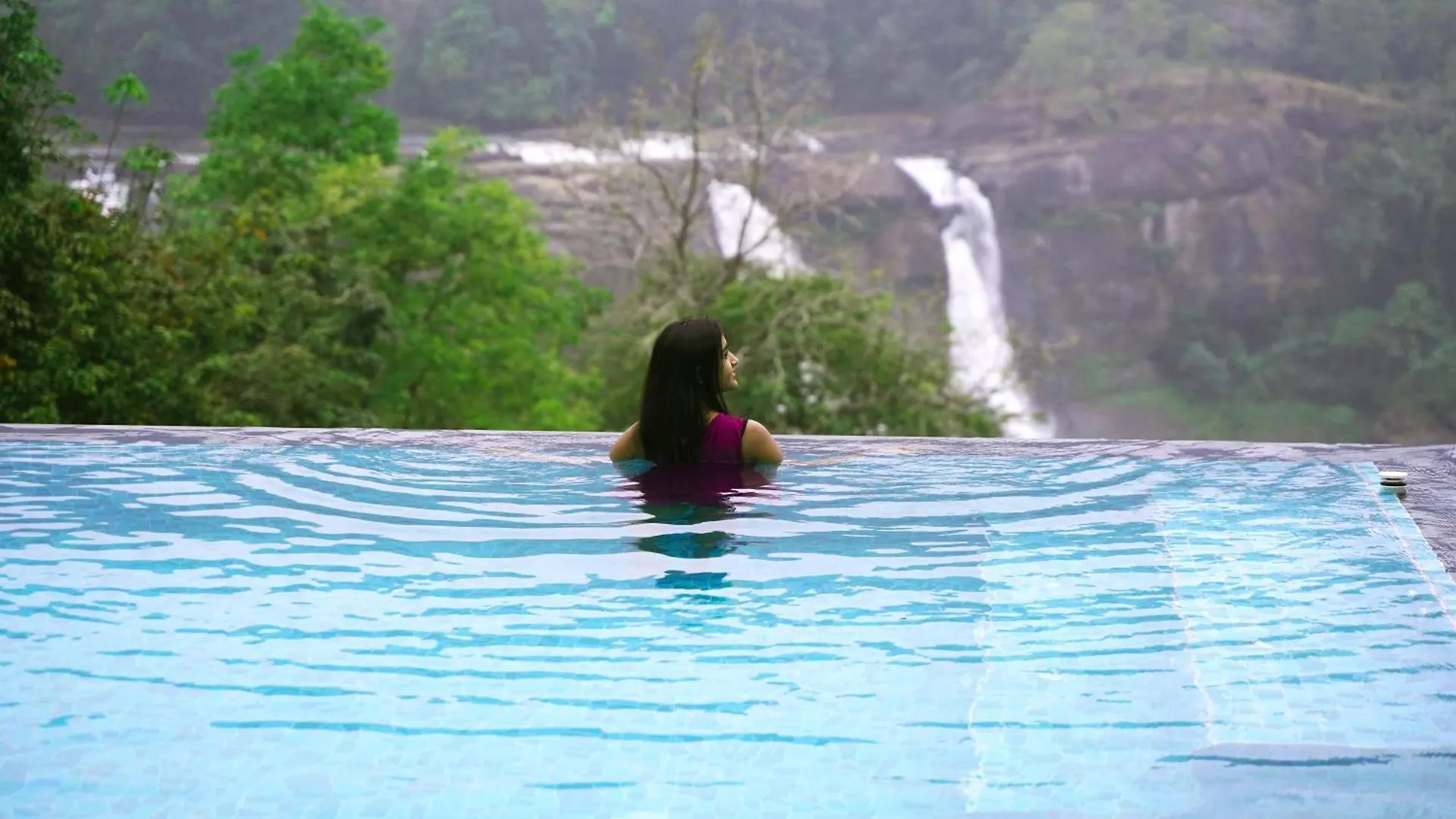 Resort Flora Misty Falls Athirappilly