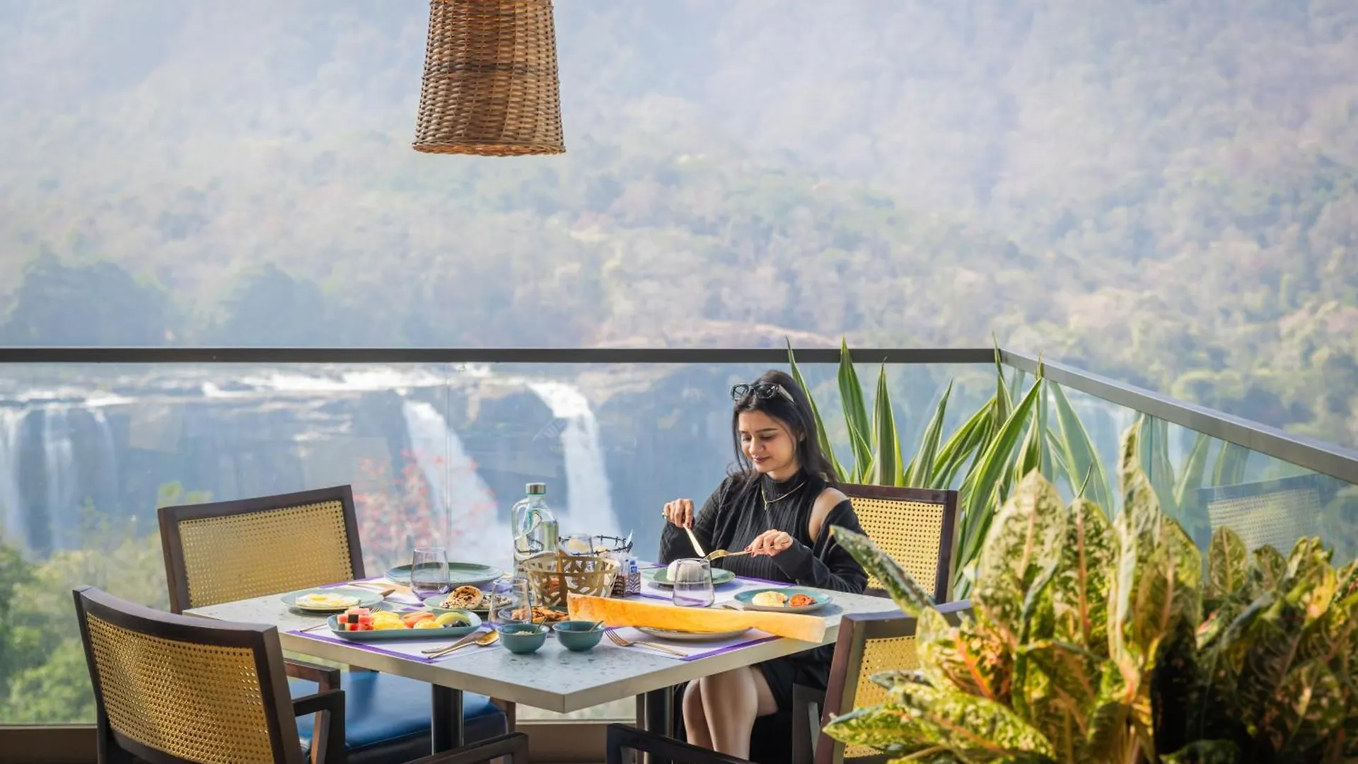 Resort Flora Misty Falls Athirappilly